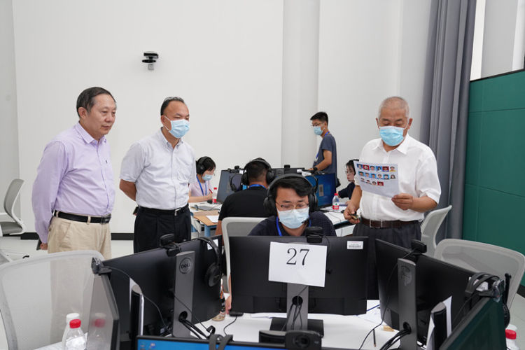 %e5%ad%a6%e6%a0%a1%e6%a0%a1%e9%95%bf%e6%9d%8e%e5%92%8c%e7%ab%a0%ef%bc%8c%e5%85%9a%e5%a7%94%e4%b9%a6%e8%ae%b0%e3%80%81%e5%89%af%e6%a0%a1%e9%95%bf%e6%9c%b1%e8%bf%aa%e4%bf%ad%e5%b8%a6%e9%98%9f%e5%b7%a1