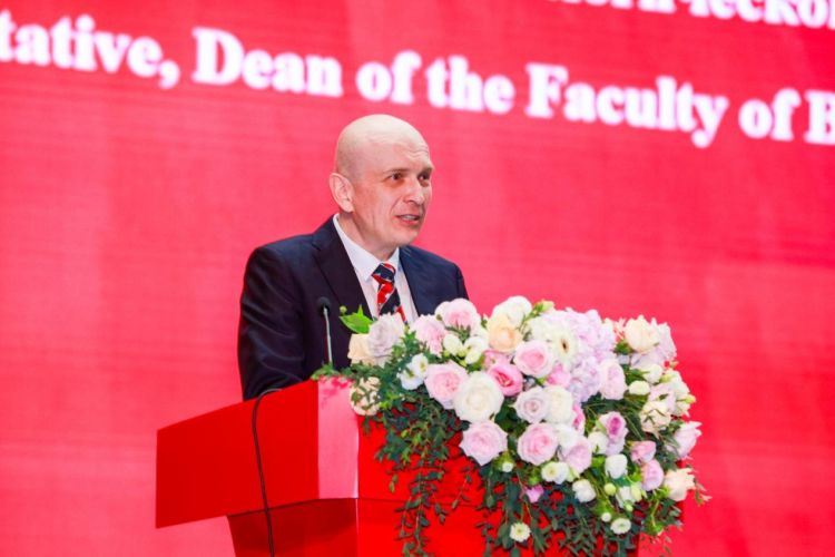 %e6%95%99%e5%b8%88%e4%bb%a3%e8%a1%a8%e3%80%81%e7%94%9f%e7%89%a9%e7%b3%bb%e4%b8%bb%e4%bb%bb%e5%ae%89%e5%be%b7%e7%83%88%c2%b7%e5%9f%ba%e5%a1%94%e7%bb%8d%e5%a4%ab%e8%87%b4%e8%be%9e