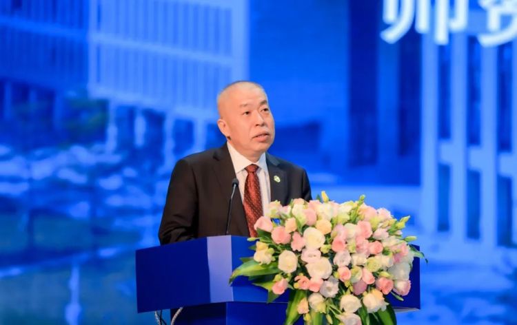 %e6%9d%8e%e5%92%8c%e7%ab%a0