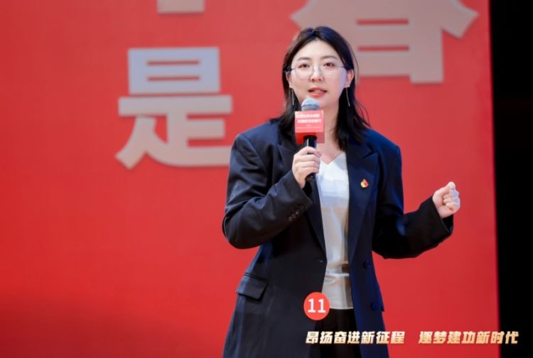 李晗在2023年深圳市高校大学生讲思政课公开课展示活动上