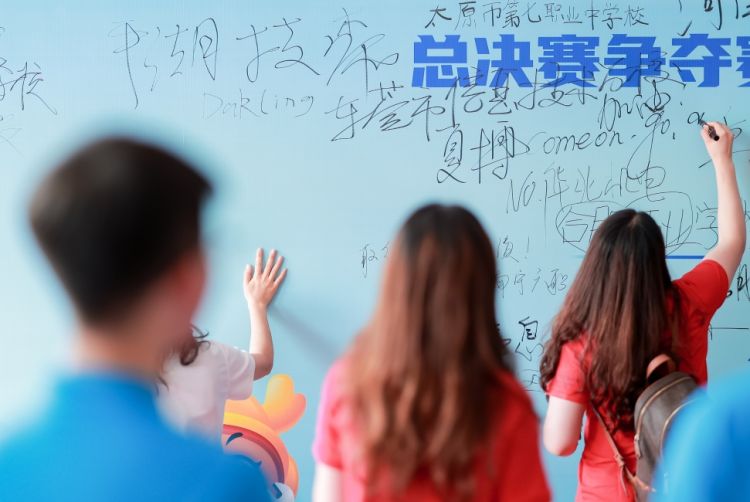 A50D0D75C2E95ED04FAD491F95A3D323