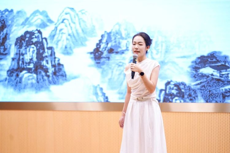 2272e79e9453064cd2f8ca4272194090