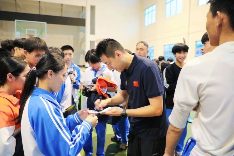 9cb05ff3a9f69a05bb9432c0d8494612